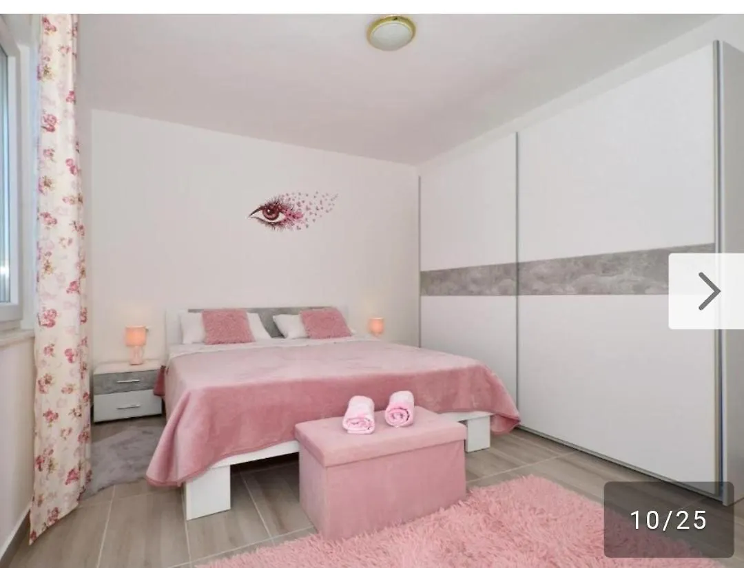 Apartman Varga Trogir 0*,